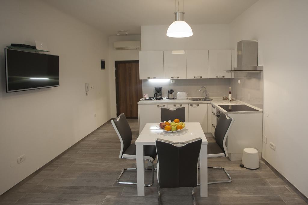 Old Square Apartment Сплит Экстерьер фото