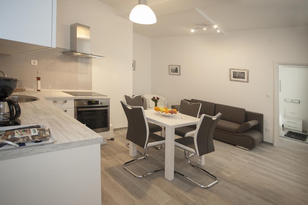 Old Square Apartment Сплит Экстерьер фото