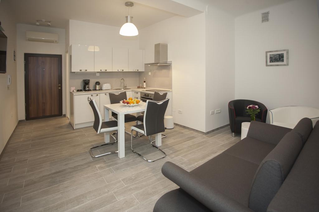 Old Square Apartment Сплит Экстерьер фото