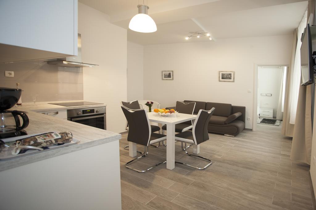 Old Square Apartment Сплит Экстерьер фото