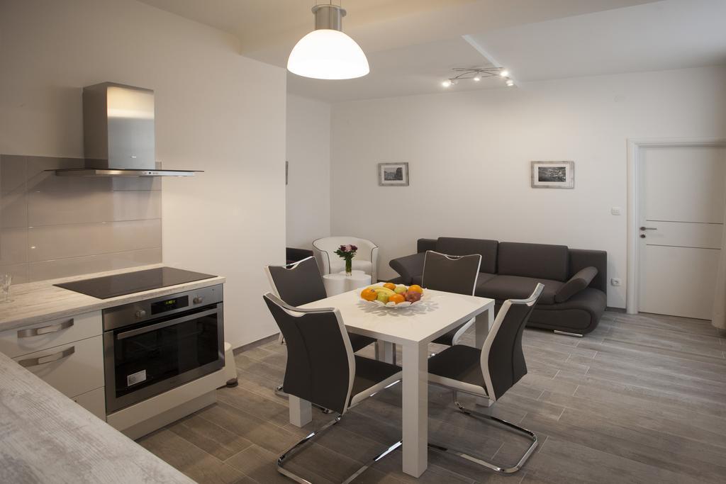 Old Square Apartment Сплит Экстерьер фото