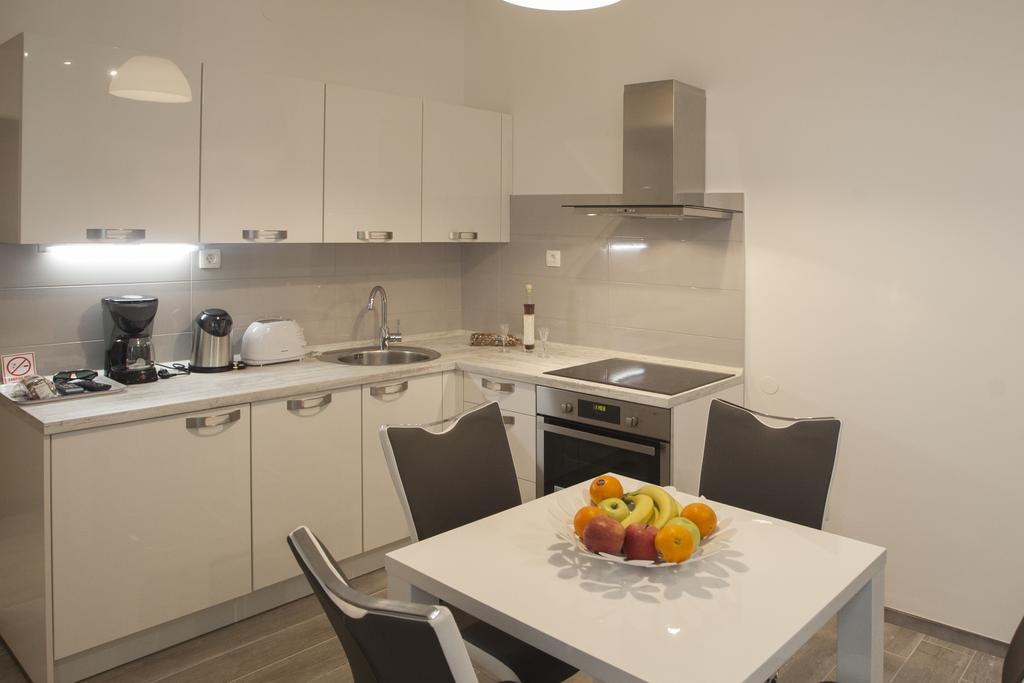 Old Square Apartment Сплит Экстерьер фото